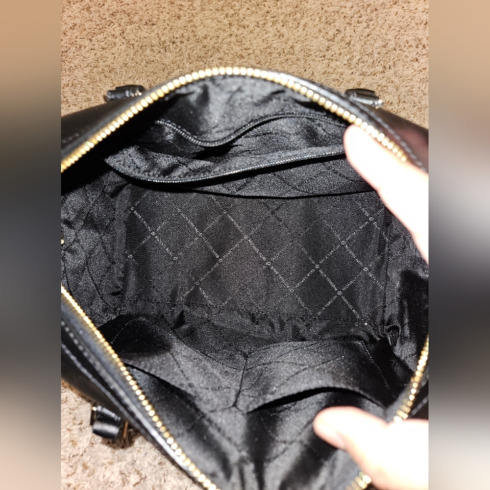 Michael Kors Black Duffle Bag 🖤 - Picture 11 of 16
